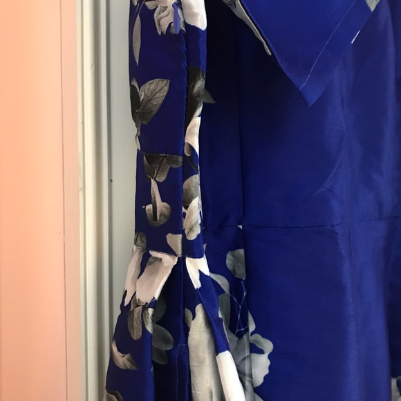 Beautiful size 22W, fully lined (except for sleeves) A-line style, formal dress. - Picture 5 of 7